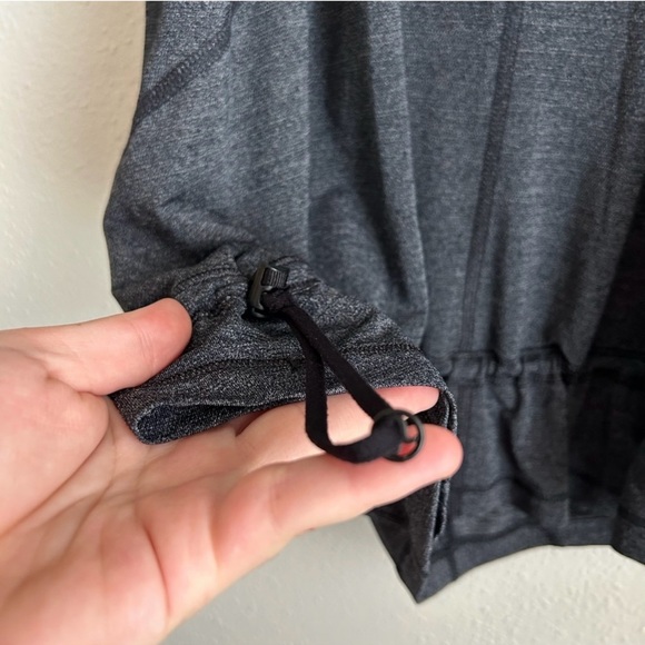 Lululemon Gray Black Run For Your Life Tank and Built In Bra Size 8 - Picture 4 of 5